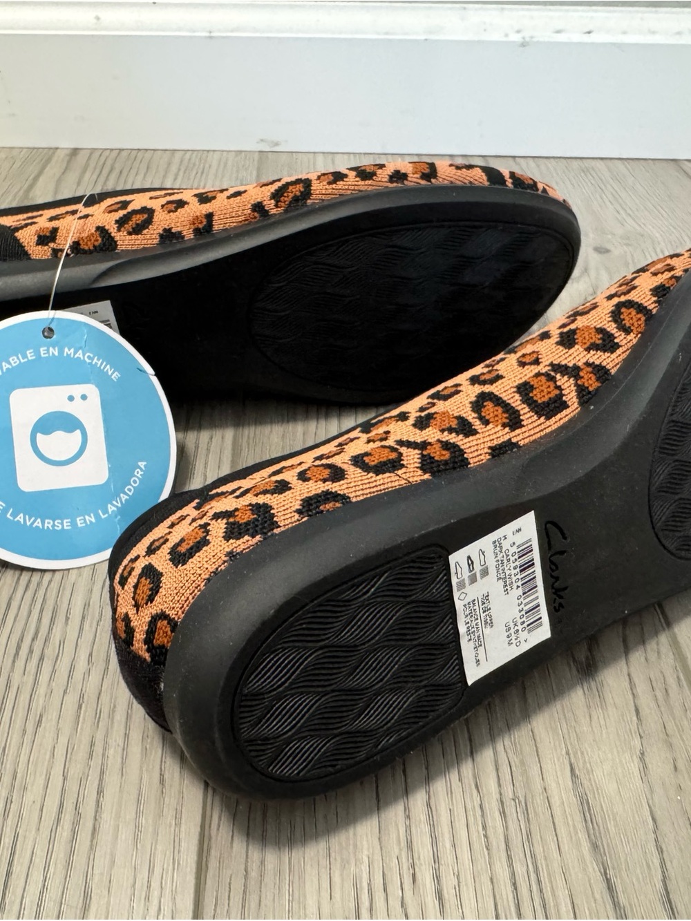 Women's Clarks Size 9 Carly Wish Leopard Print Ballet Flats - Black and Brown - Picture 3 of 4